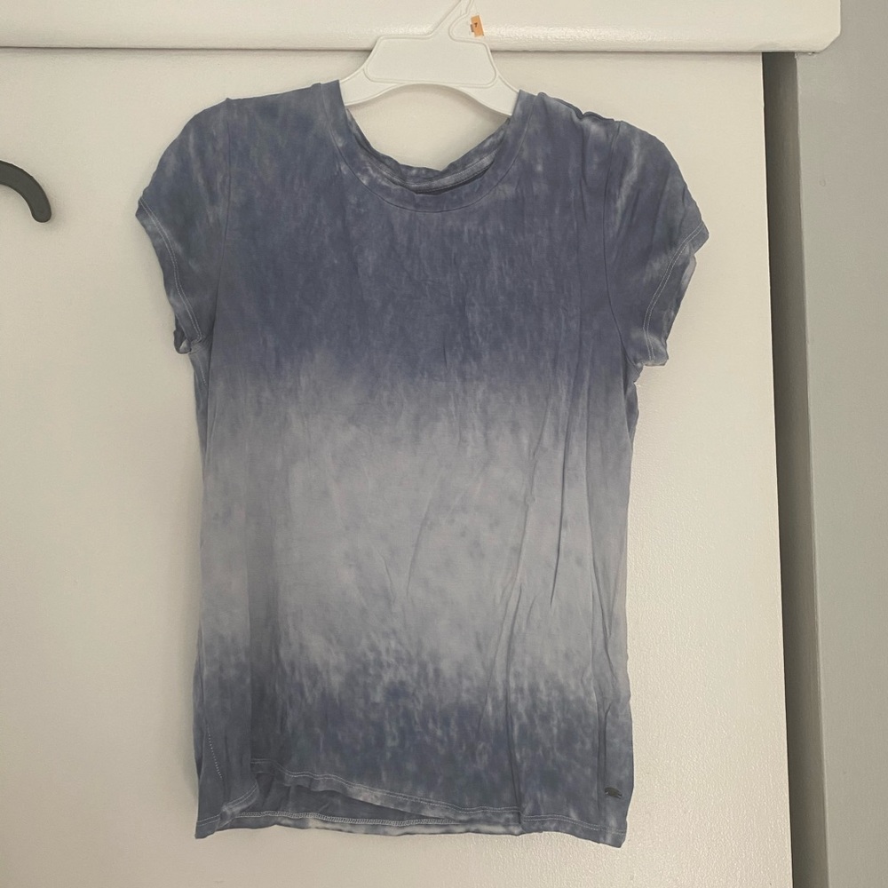 Blue ombreish cropped short sleeve shirt